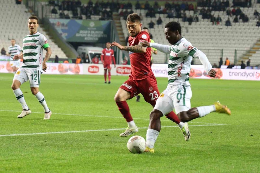 Trendyol Süper Lig: Konyaspor: 0 - Sivasspor: 1 (ilk Yarı)
