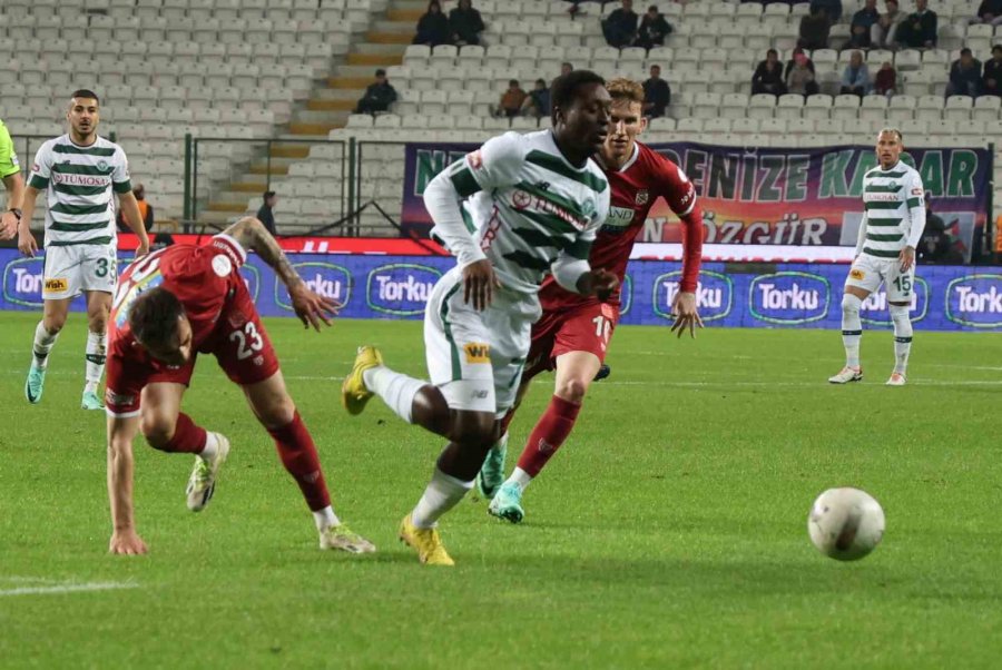 Trendyol Süper Lig: Konyaspor: 0 - Sivasspor: 1 (ilk Yarı)