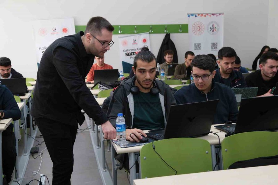 Siber Vatanın Askerleri Alkü’de Yetişiyor