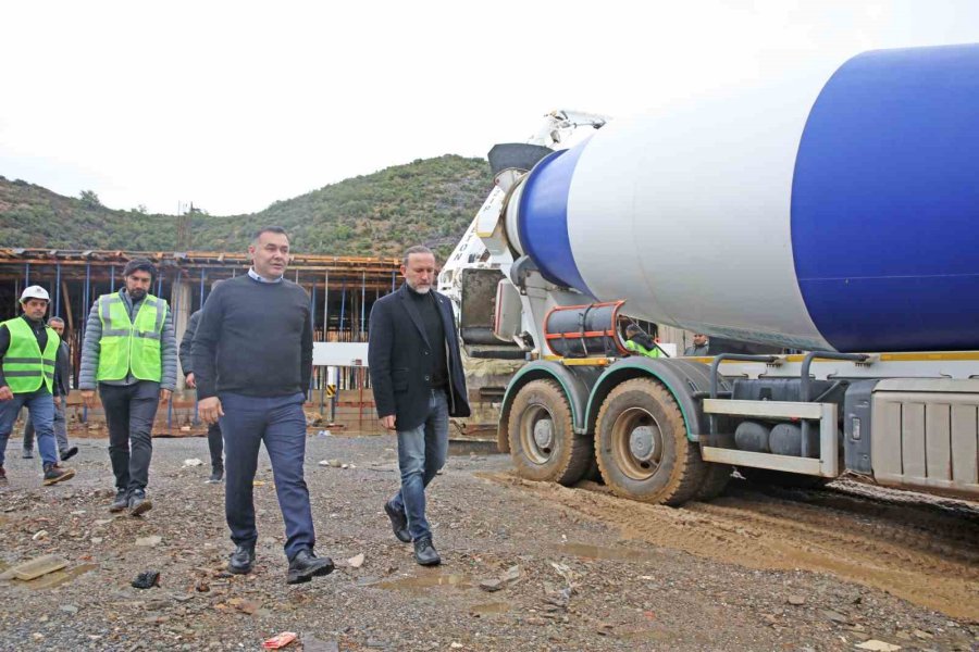 Konaklı Spor Kompleksi’nde Sosyal Tesisler Yükseliyor