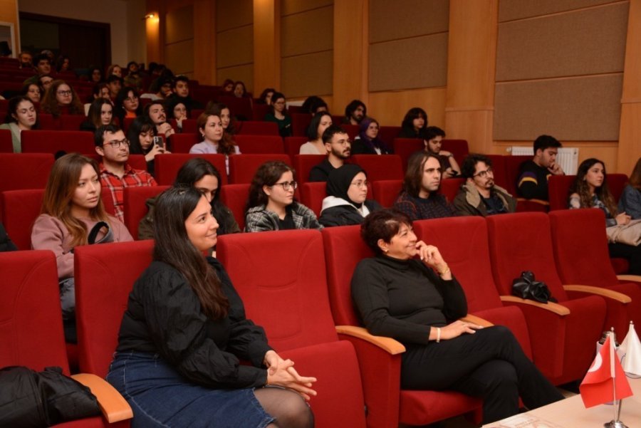 Anadolu Üniversitesi’nde “celil Sadık İle Sanat Tarihi Söyleşisi” Gerçekleştirildi