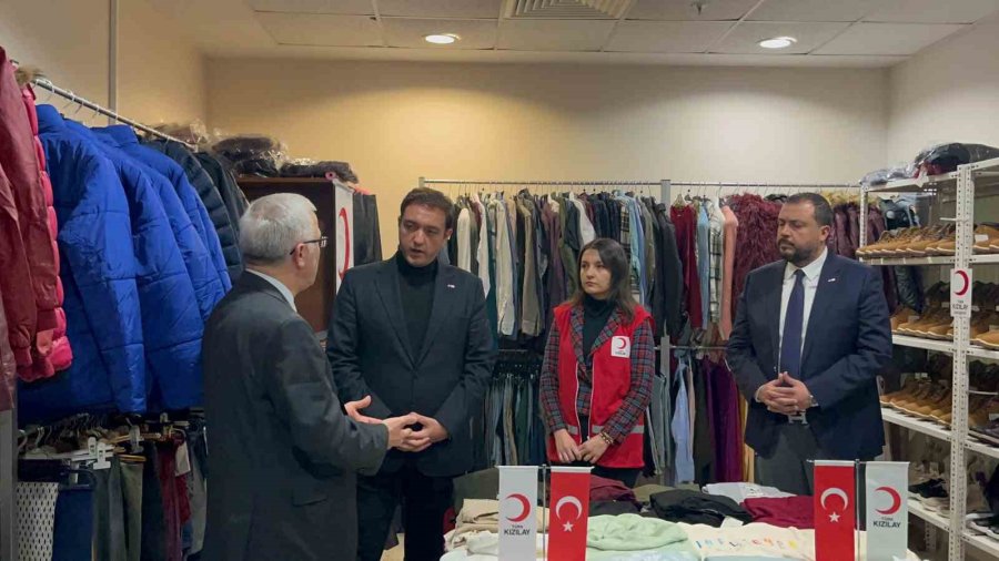 Öğrencilerin Kıyafet Ve Bot İhtiyacını Karşılayabileceği Butik Esogü’de Açıldı