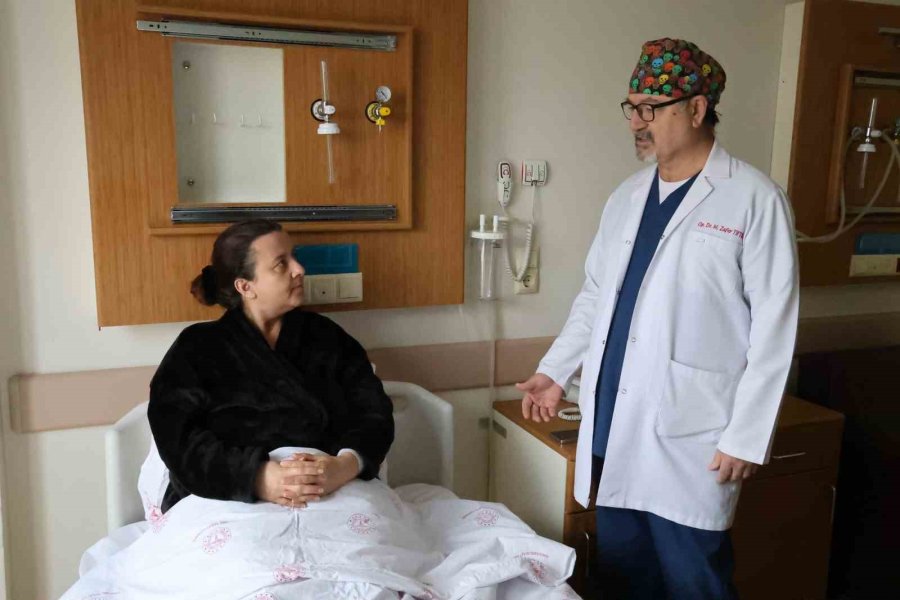 Pandemi Döneminde Kilo Aldığını Zannetti, Karnından 7 Kilo 390 Gram Kitle Çıkarıldı