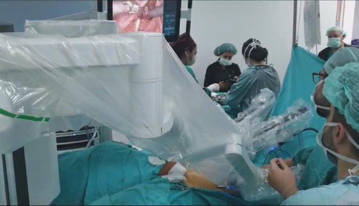 Erü Tıp Fakültesi’nde Robotik Teknoloji İle İlk Ameliyat Yapıldı