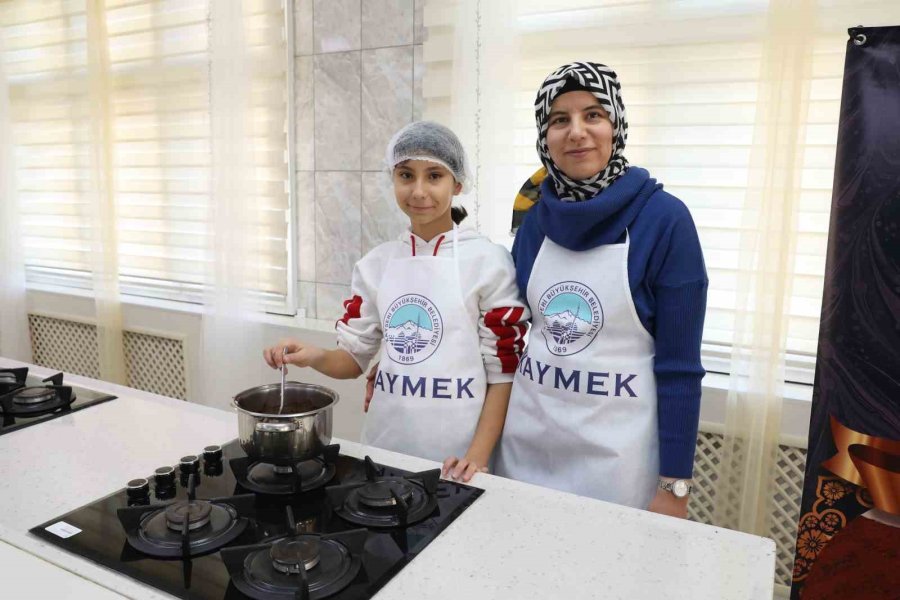 Büyükşehir Kaymek’ten ‘anne-çocuk Mozaik Pasta Yapımı’ Etkinliği