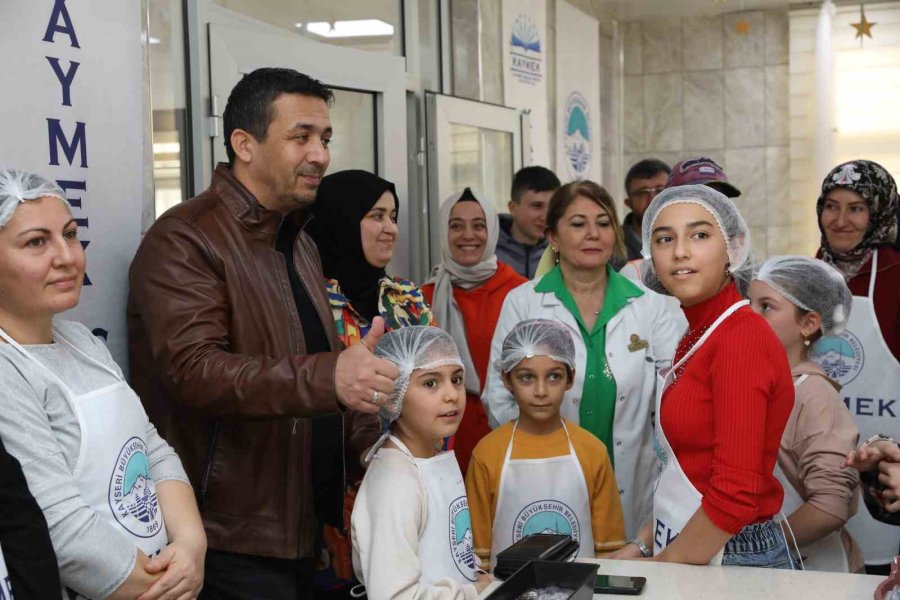 Büyükşehir Kaymek’ten ‘anne-çocuk Mozaik Pasta Yapımı’ Etkinliği