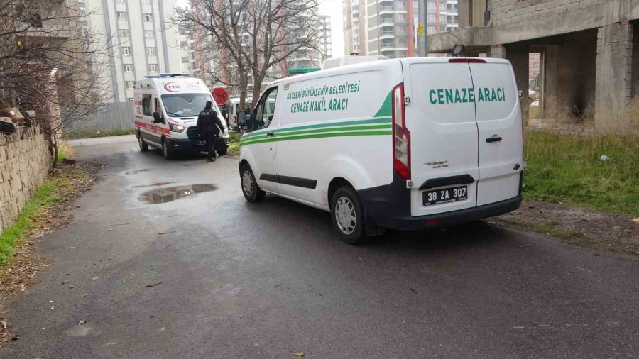 13 Yaşındaki Çocuk, Okul Arkadaşını İnşaatın Çatısında Bıçaklayarak Öldürdü