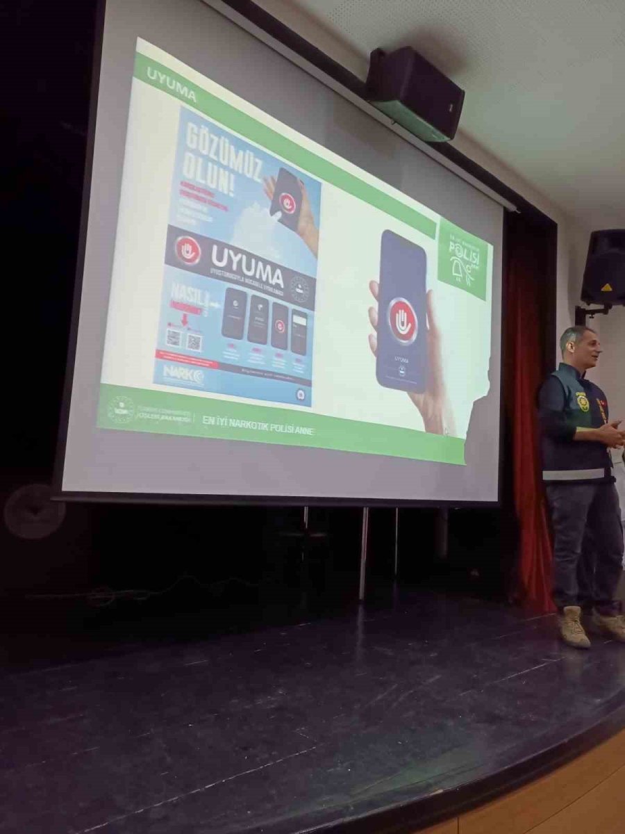 Akşehir’de "en İyi Narkotik Polisi Anne" Semineri