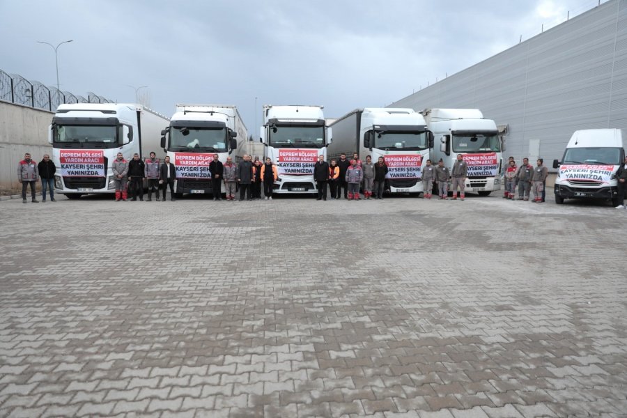 Kayseri Deprem Koordinasyon Merkezi’nin Yardım Eli Malatya’ya Uzandı