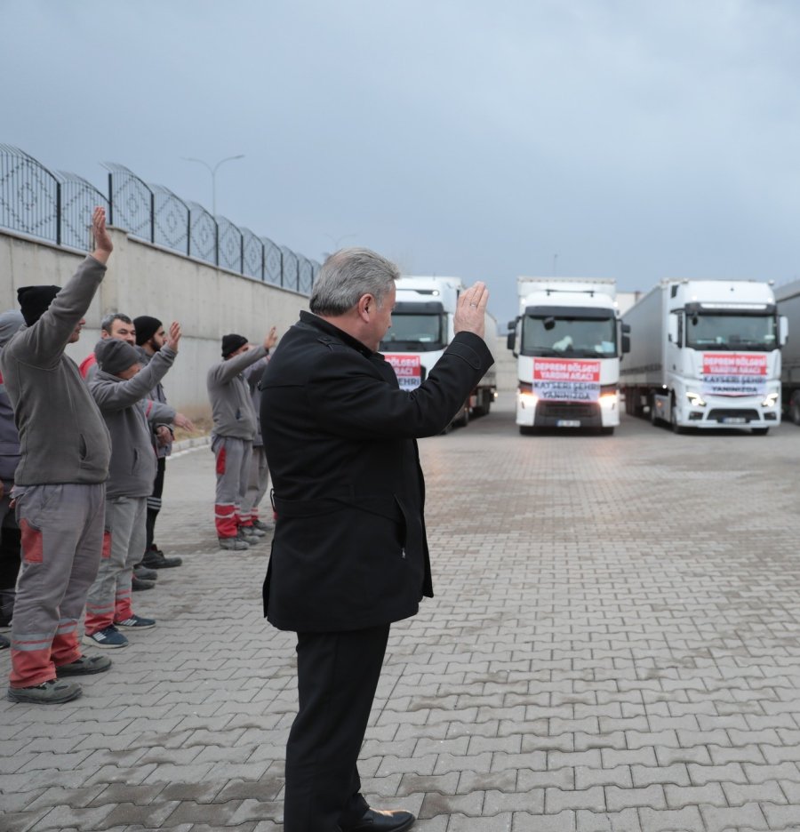 Kayseri Deprem Koordinasyon Merkezi’nin Yardım Eli Malatya’ya Uzandı