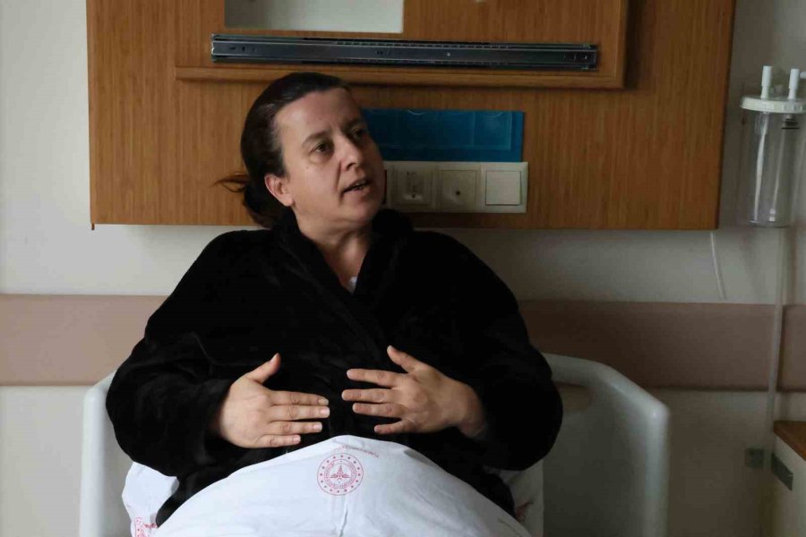 Pandemi Döneminde Kilo Aldığını Zannetti, Karnından 7 Kilo 390 Gram Kitle Çıkarıldı