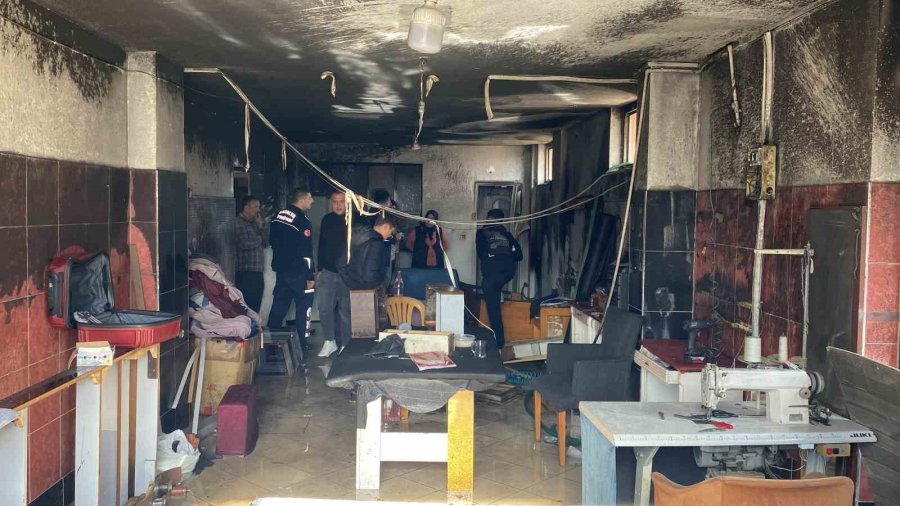Yangında Kullanılamaz Hale Gelen Mobilya Atölyesinde Kundaklama Şüphesi