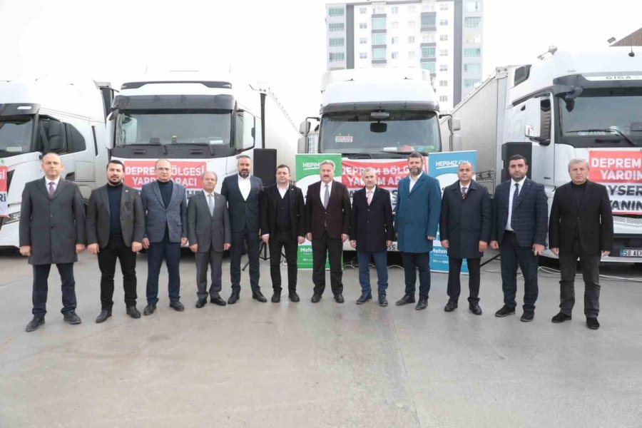 Kayseri’nin Yardım Tırları, Kardeş Belediye Yeşilyurt’a Teslim Edildi