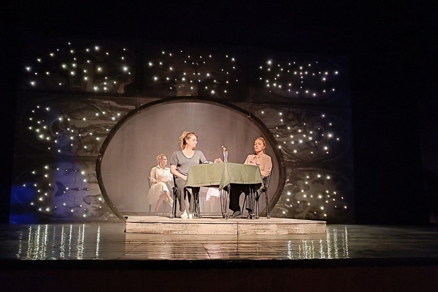 Karaman’da “annemin Son Çılgınlıkları” İsimli Tiyatro Gösterisi