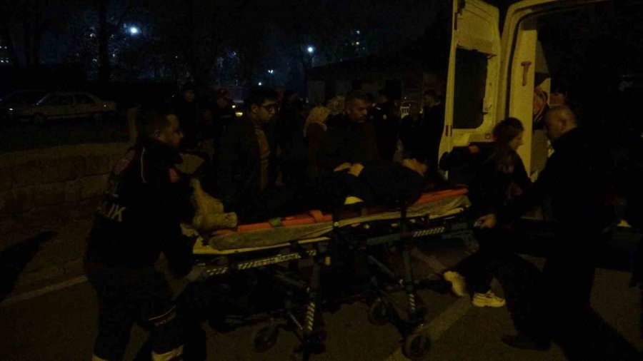 Boşanma Aşamasındaki Eşini Kurusıkı Tabanca İle Yaraladı