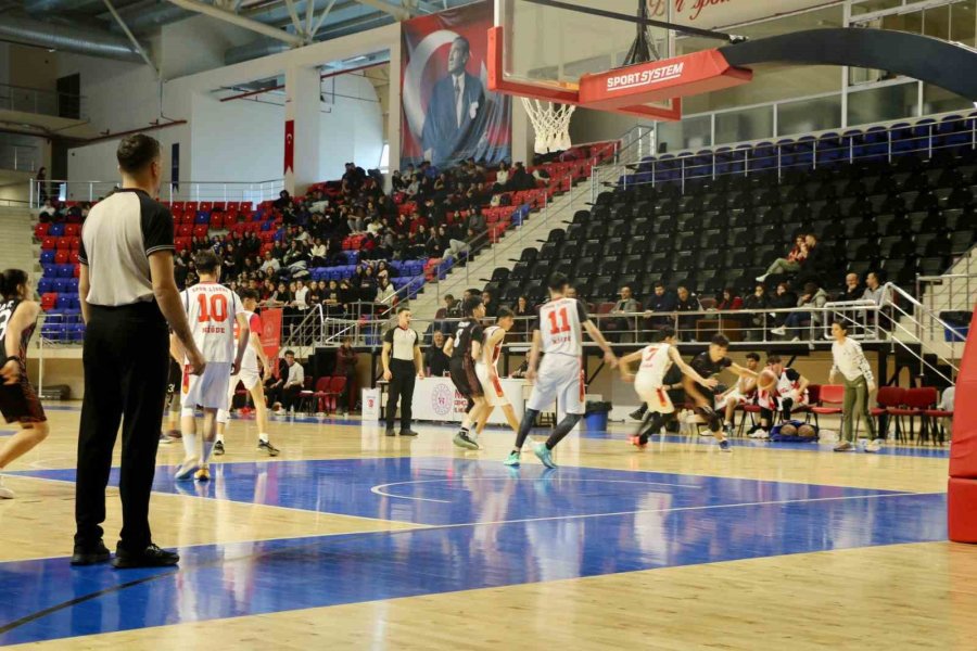 Niğde’de Okul Sporları Basketbol Müsabakaları Tamamlandı