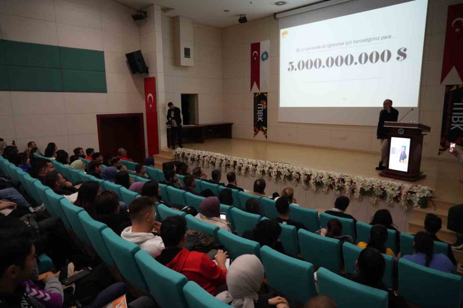 Öğretmen Murat Büyükkaya: "ingilizce Dünyanın En Kolay Öğrenebilen Dili"