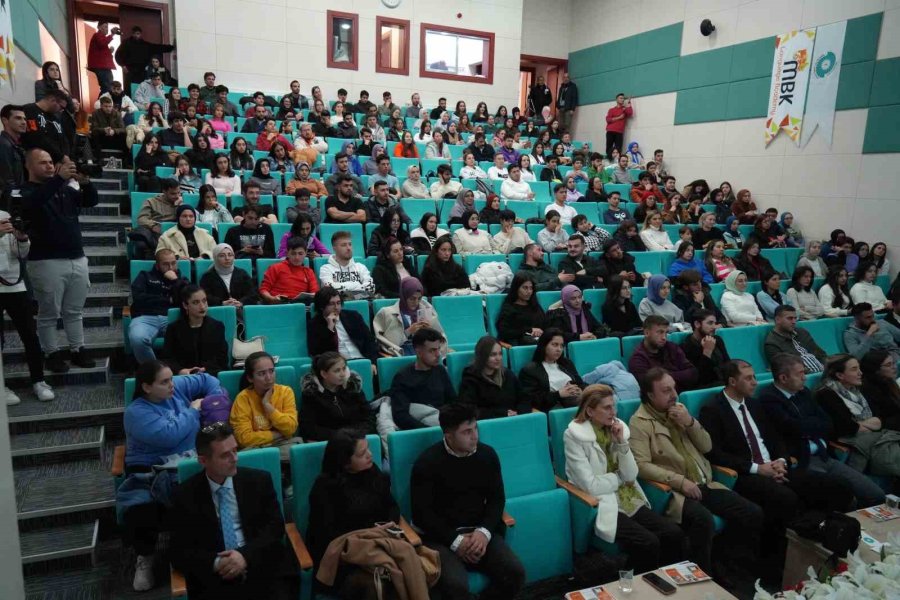 Öğretmen Murat Büyükkaya: "ingilizce Dünyanın En Kolay Öğrenebilen Dili"