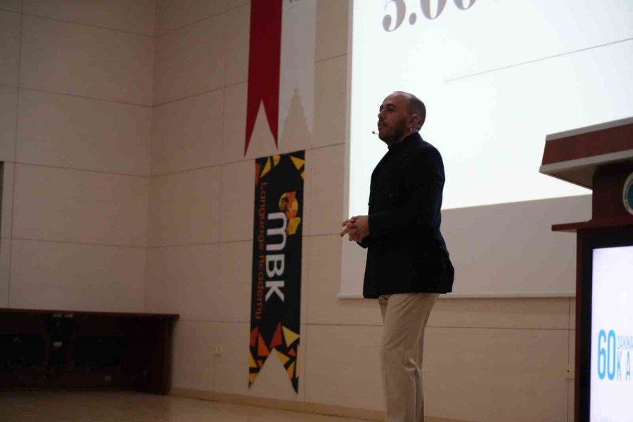 Öğretmen Murat Büyükkaya: "ingilizce Dünyanın En Kolay Öğrenebilen Dili"