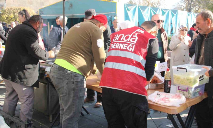 Anda Kayseri’den Hayır Panayırı