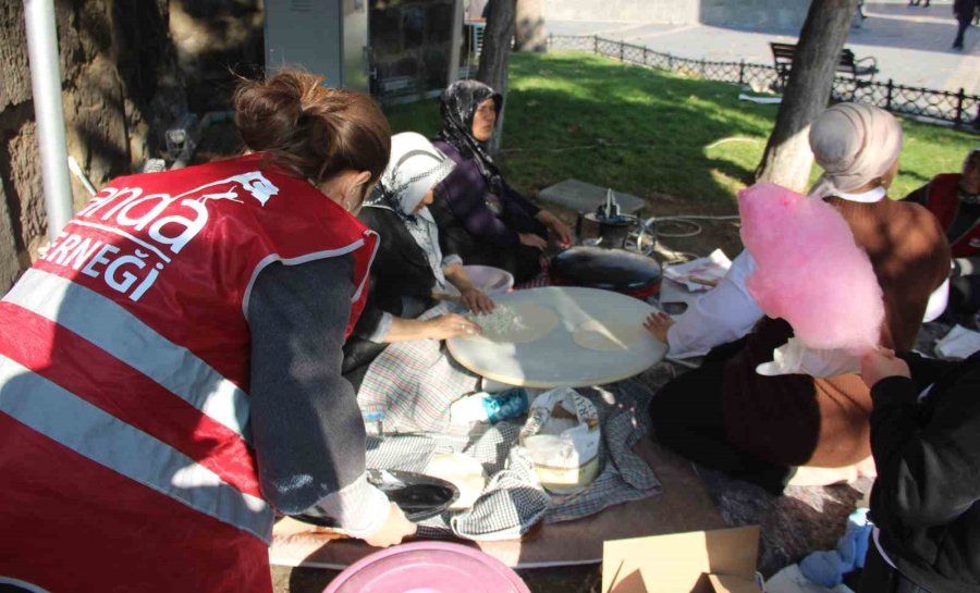 Anda Kayseri’den Hayır Panayırı