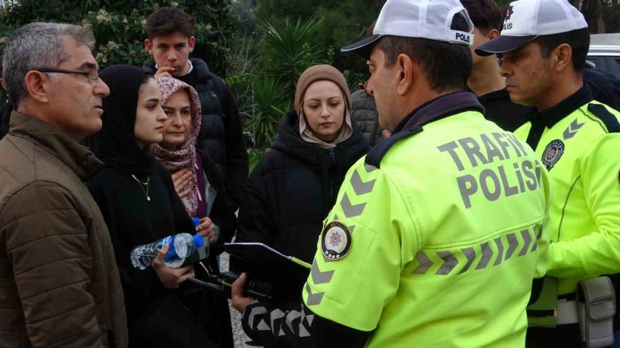 Ehliyetsiz Sürücülerin Kazası Hastanede Bitti