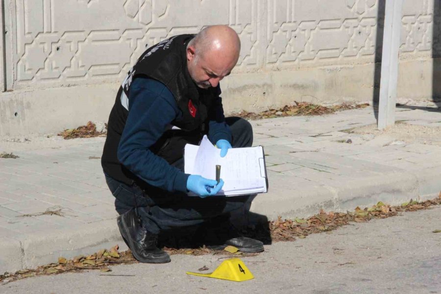 Karaman’da Enişte İle Kayınbiraderler Arasında Silahlı Kavga: 2 Yaralı