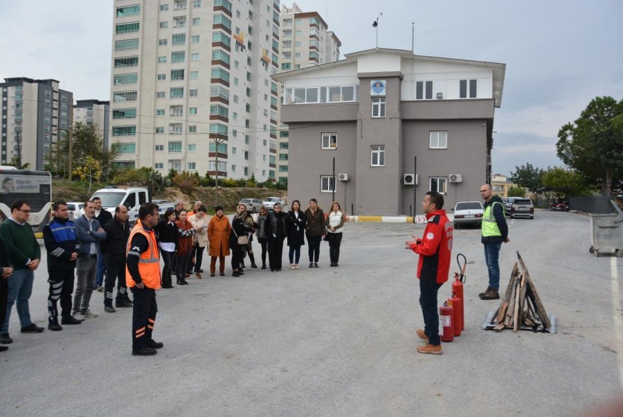 Mersin Büyükşehir Belediyesi Personeline ’yangına Müdahale’ Eğitimi