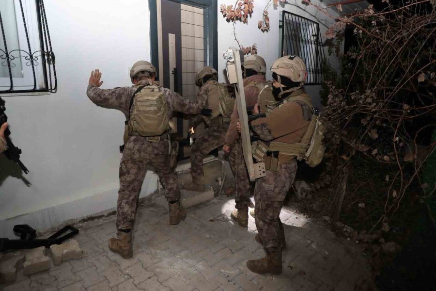 Mersin’de Organize Suç Örgütüne Operasyon: 5 Gözaltı
