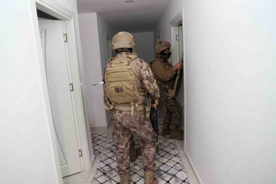 Mersin’de Organize Suç Örgütüne Operasyon: 5 Gözaltı