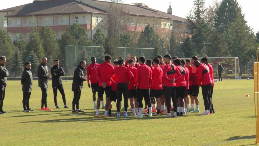 Recep Uçar: "taraftarımızın Önünde Arzu Ettiğimiz Sonucu Alacağımızı Düşünüyorum"