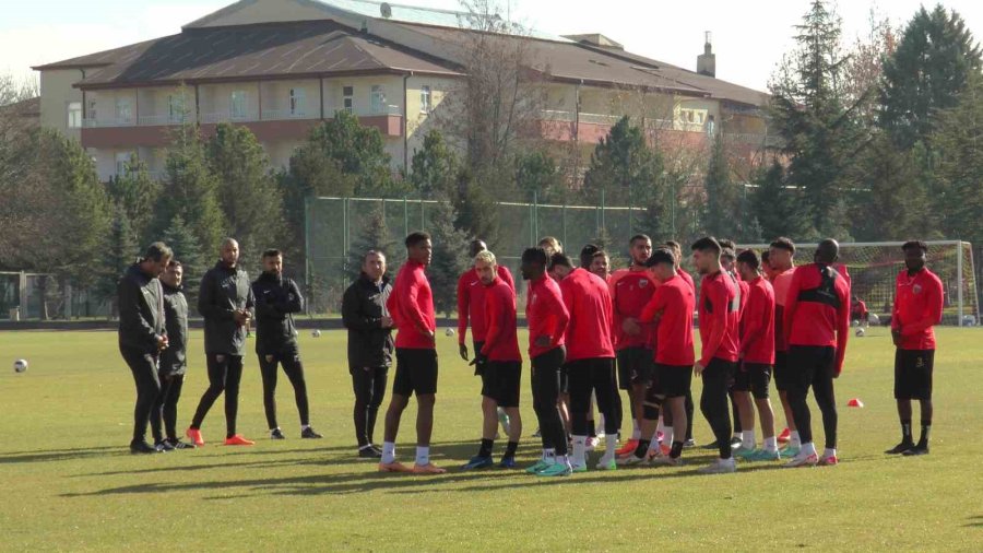 Recep Uçar: "taraftarımızın Önünde Arzu Ettiğimiz Sonucu Alacağımızı Düşünüyorum"