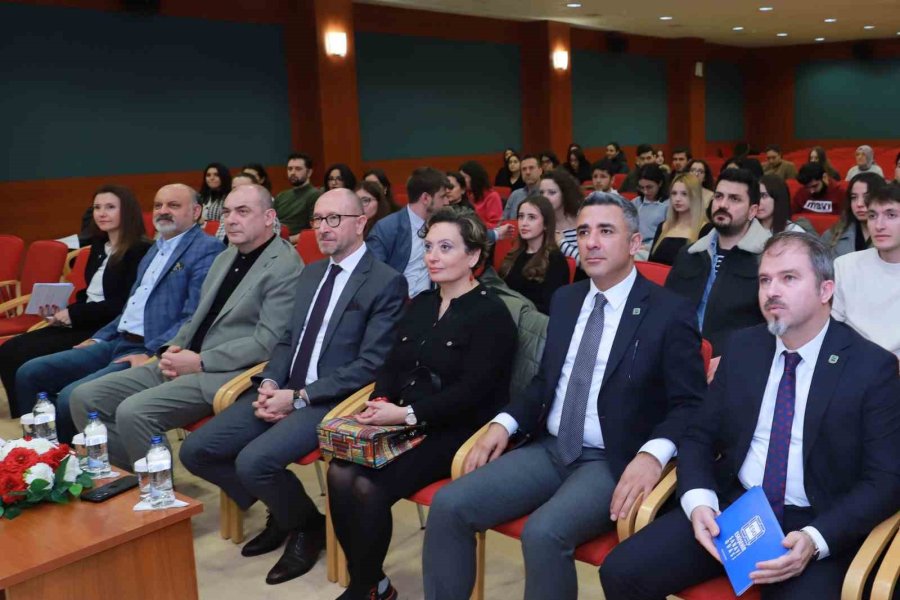 Yeşil Ve Yalın Dönüşümün Detayları Gençlerle Paylaşıldı