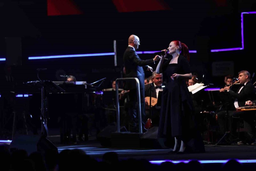 Antalyalılar 23. Uluslararası Piyano Festivali’nde Candan Erçetin Konseriyle Coştu