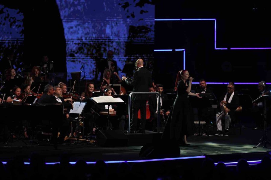 Antalyalılar 23. Uluslararası Piyano Festivali’nde Candan Erçetin Konseriyle Coştu