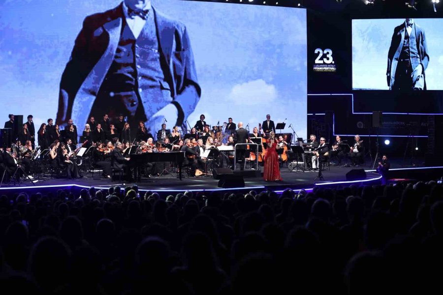 Antalyalılar 23. Uluslararası Piyano Festivali’nde Candan Erçetin Konseriyle Coştu