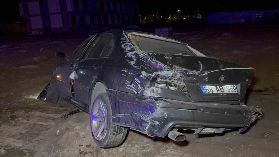 Alkollü Sürücünün Kullandığı Araç Kontrolden Çıkıp Şarampole Düşerek Kuma Saplandı