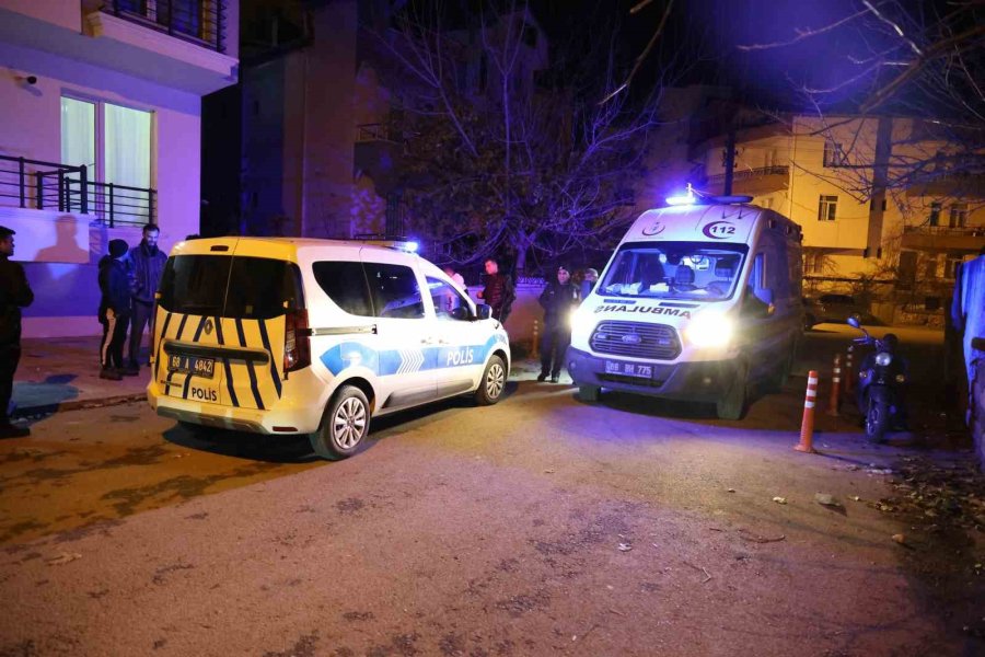 Sevgilisiyle Tartışan Kadın 3. Kattaki Rezidansın Balkonundan Düştü