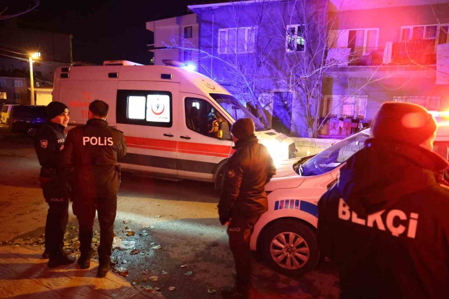 Sevgilisiyle Tartışan Kadın 3. Kattaki Rezidansın Balkonundan Düştü