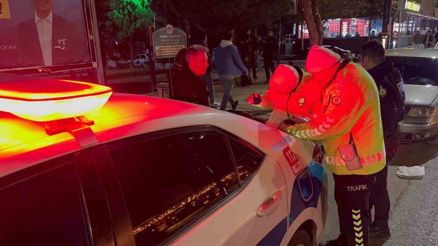 Ehliyetine El Konulan Alkollü Sürücü Meşhur Olmak İstedi: “aman İyi Çek De Meşhur Olalım”