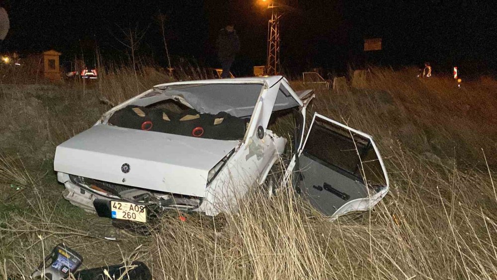 Aksaray'da Ortadan İkiye Bölünen Araçta 5 Kişi Yaralandı