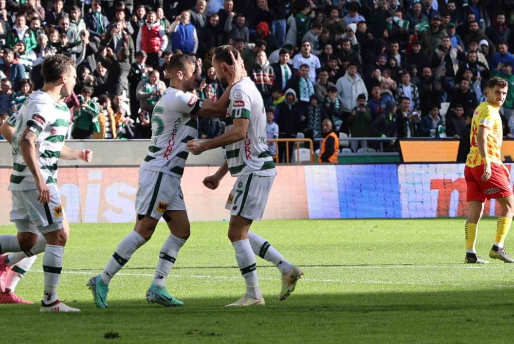 Konyaspor, Kayserispor'u Çikalleshi'nin Şovuyla 2-0 Mağlup Etti