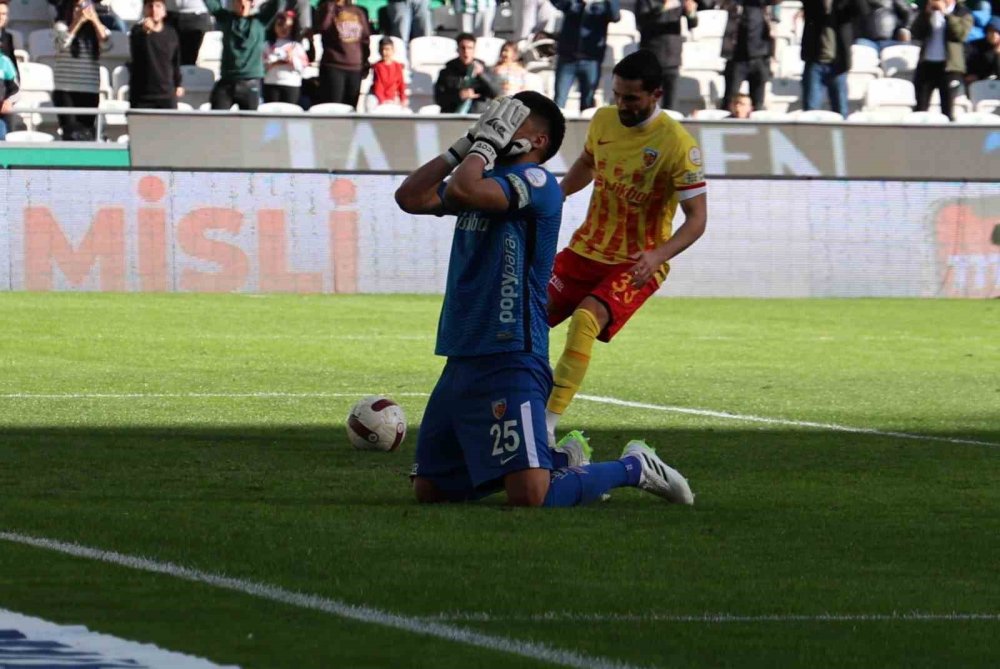 Konyaspor, Kayserispor'u Çikalleshi'nin Şovuyla 2-0 Mağlup Etti