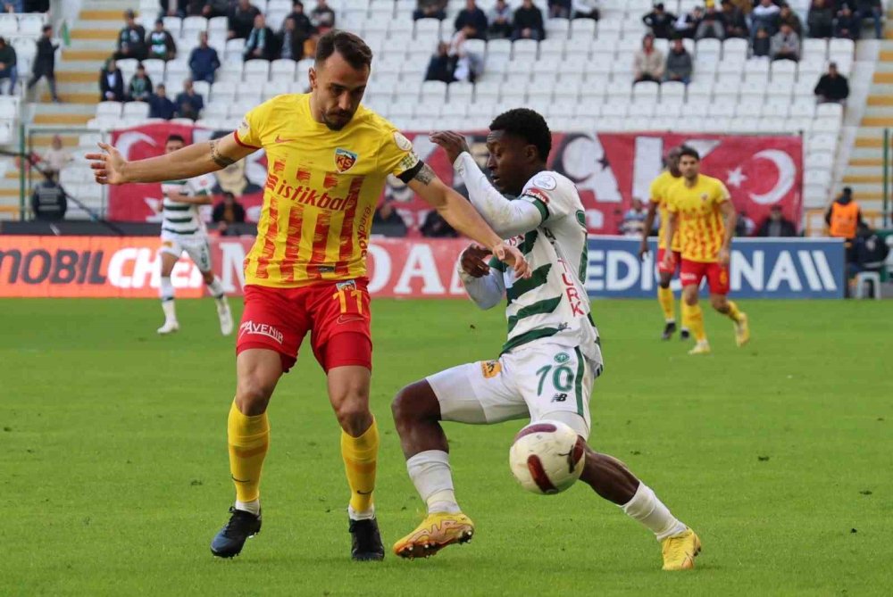 Konyaspor, Kayserispor'u Çikalleshi'nin Şovuyla 2-0 Mağlup Etti