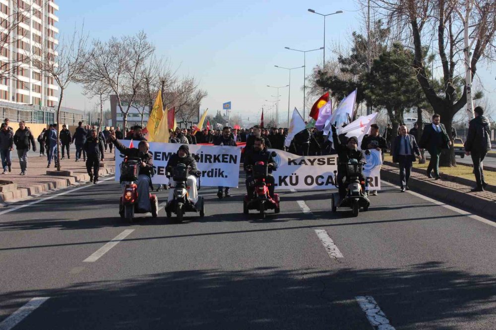 Kayseri'de Ülkü Ocakları Sarıkamış Şehitleri İçin Yürüdü