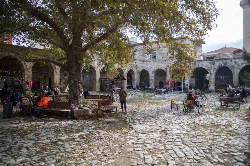 Tarihi Taşhan, Mutlu Üretici Kadınlara Ev Sahipliği Yaptı