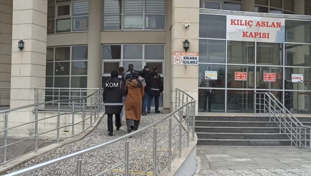 Konya'da Yaşlı Vatandaşa Boş Senet Tuzağı