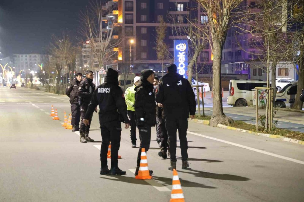 Aksaray Emniyeti’nden Trafik Asayiş Uygulamaları