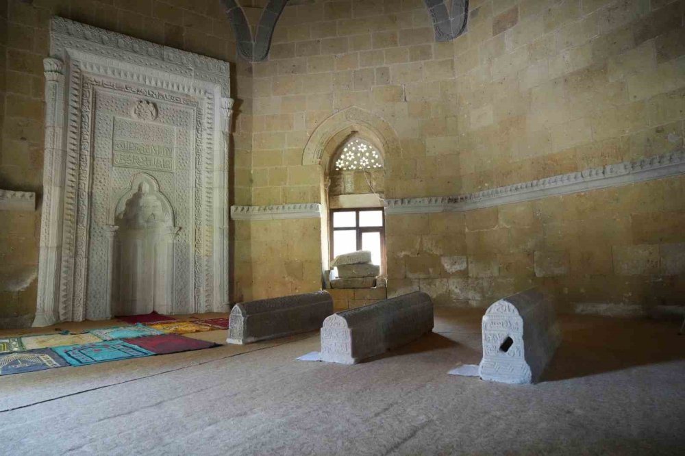 Niğde'de Hüdavent Hatun’un Türbesi 7 Asırdır Ayakta