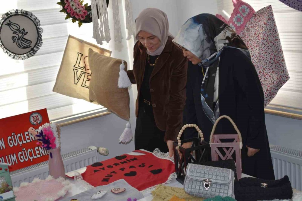 Niğde'de Kursiyerlerin Kurs Sonu Heyecanı